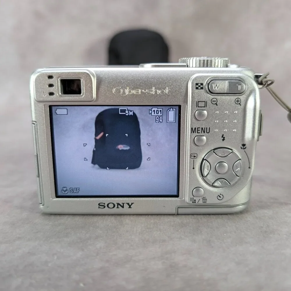 Sony Cyber-shot DSC-W1 5.1MP Digital Camera w/ 256MB Card & Lowepro Case Tested